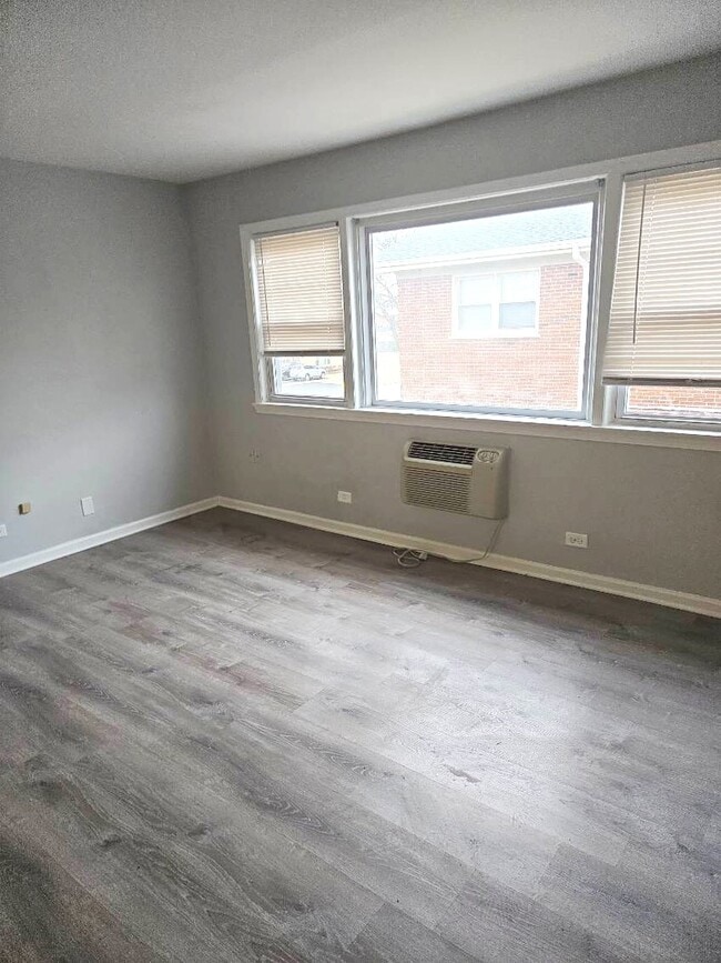 Building Photo - 446 N Ardmore Ave