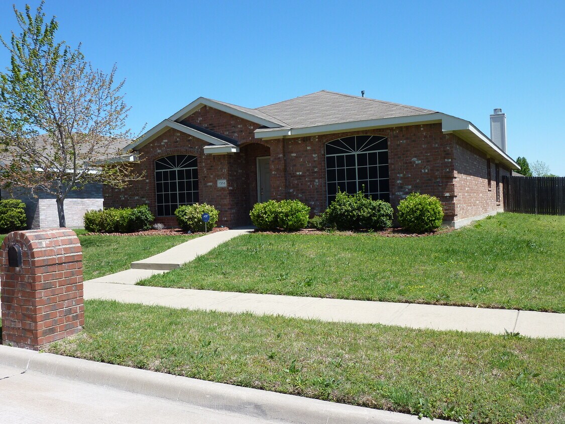 1314 Harbor Ct, Lancaster, TX 75134 House Rental in Lancaster, TX