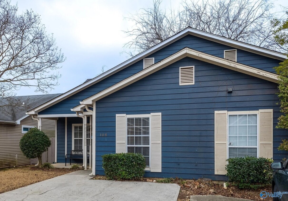 Foto principal - 108 Bentworth Ln