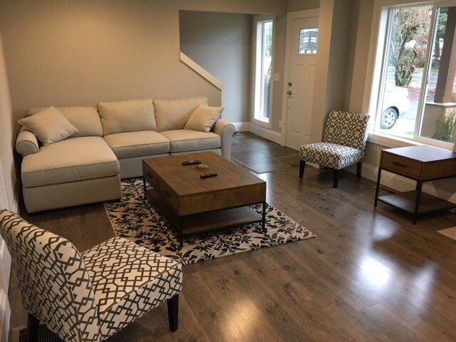 Foto del edificio - 4238 S 164th St
