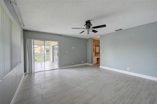 Building Photo - 203 Azalea Ct