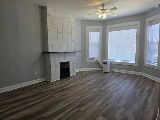 Foto del edificio - 5319 S Indiana Ave