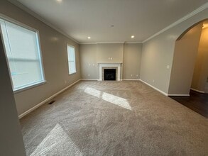 Building Photo - 2384 Oakview Ct