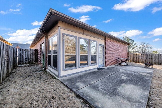 Foto del edificio - 3105 Vintage Way