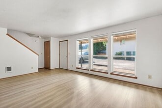 Building Photo - 17462 SE 82nd Dr
