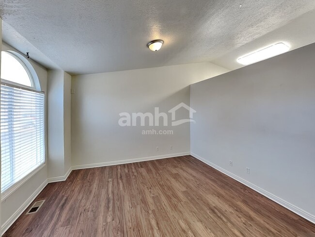 Building Photo - 5739 Impressions Dr