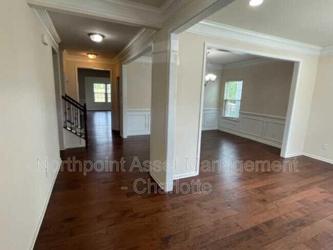 Foto del edificio - 10010 Violet Cannon Dr NW