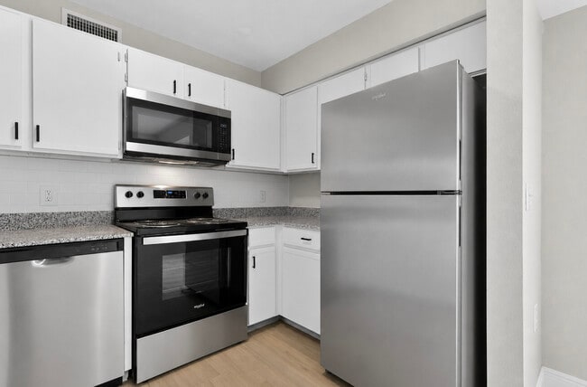 Foto del edificio - Bay Ranch Apartments