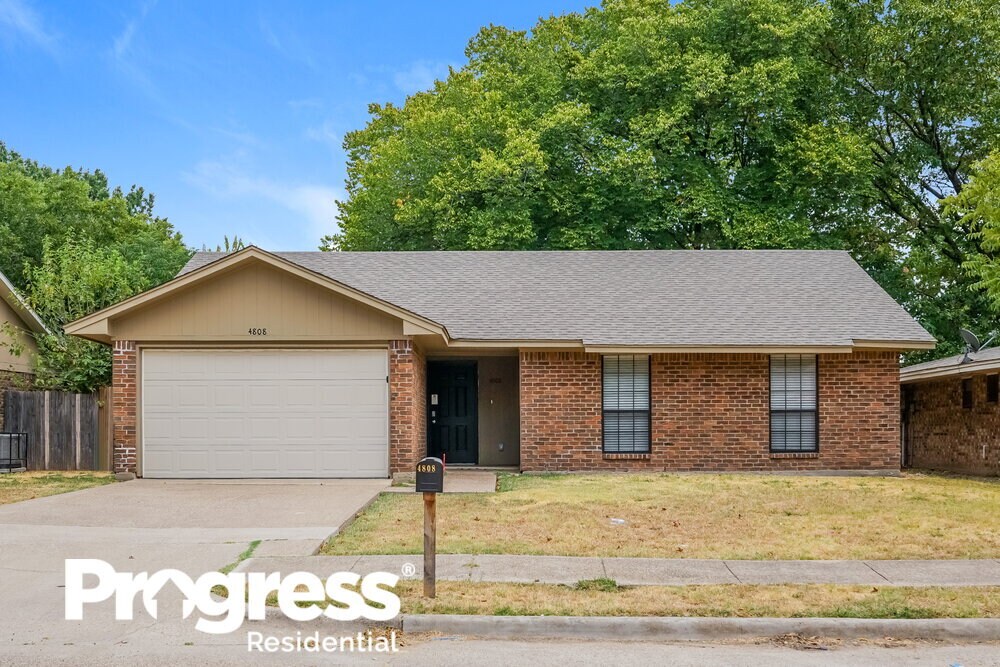 Foto principal - 4808 Chickadee Dr