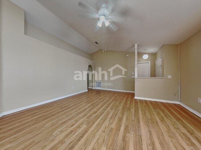 Building Photo - 30541 Double Dr