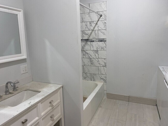 Foto del edificio - 124 South 19th Street, Unit 24-2R