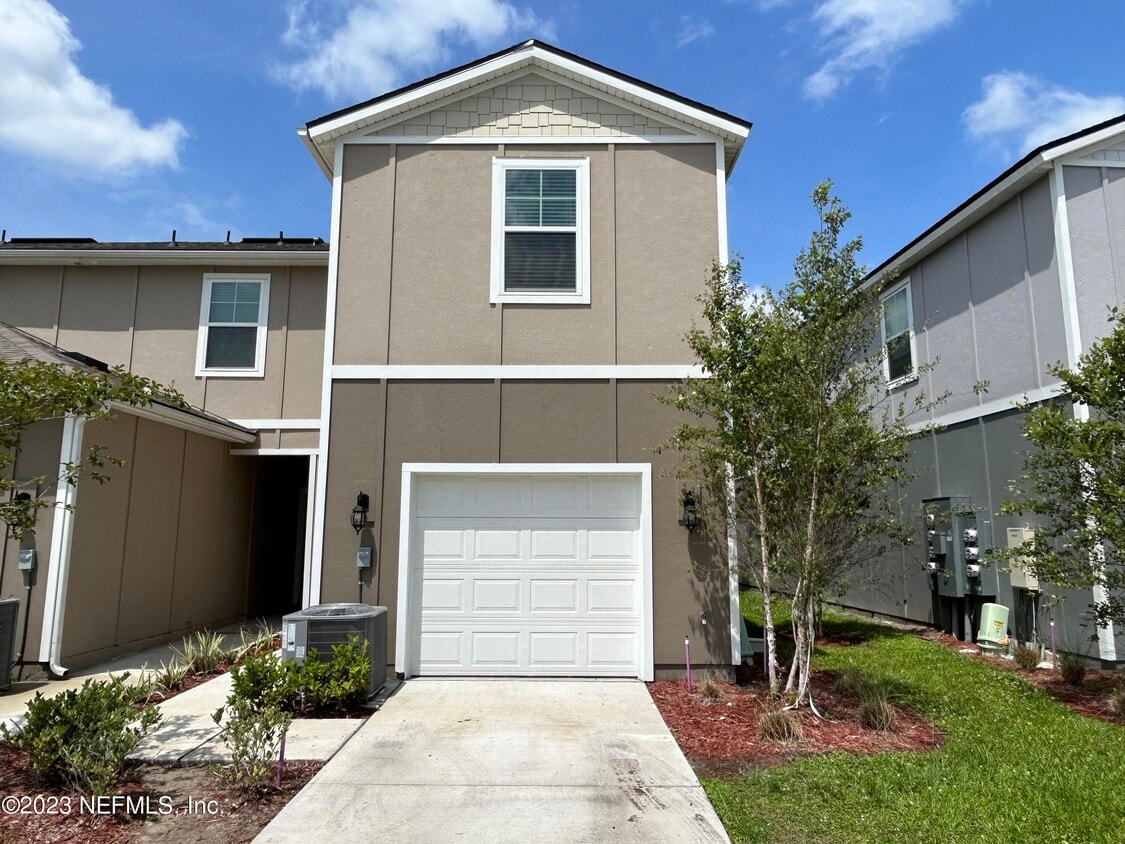 Primary Photo - 75510 Harvester St