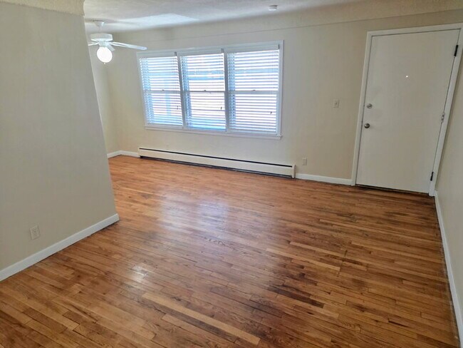 Foto del edificio - 2820-2822 Kingman Blvd