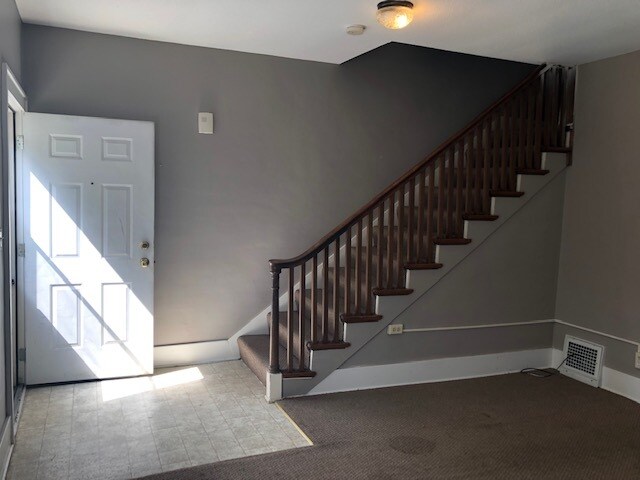 Building Photo - 222 Melrose Ct