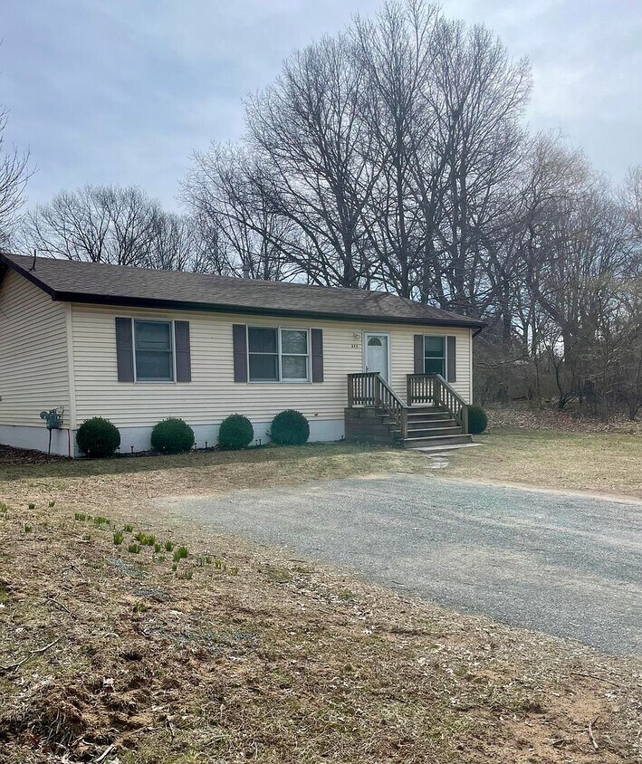 Primary Photo - 822 N Delia St
