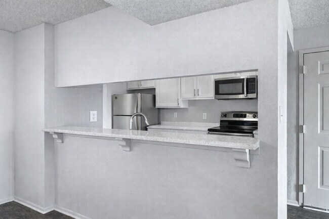 Foto del edificio - Falcon Point Apartments