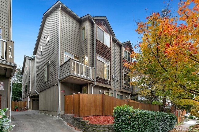 Foto del edificio - 4312 8th Ave NE