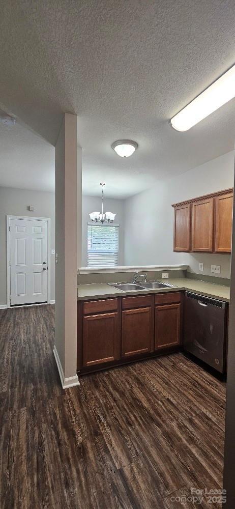 Foto del edificio - 2715 Meadow Knoll Dr