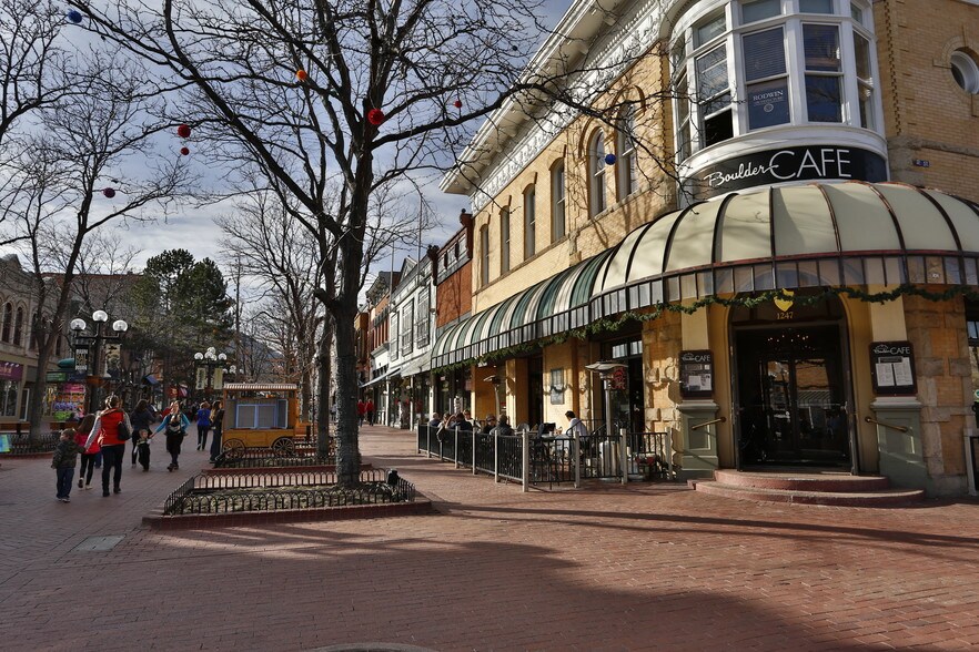 Picture of Gunbarrel Boulder