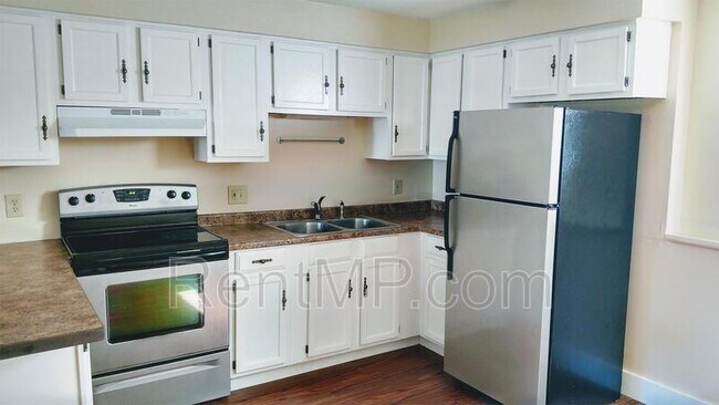 Foto del edificio - 303 S Oak St