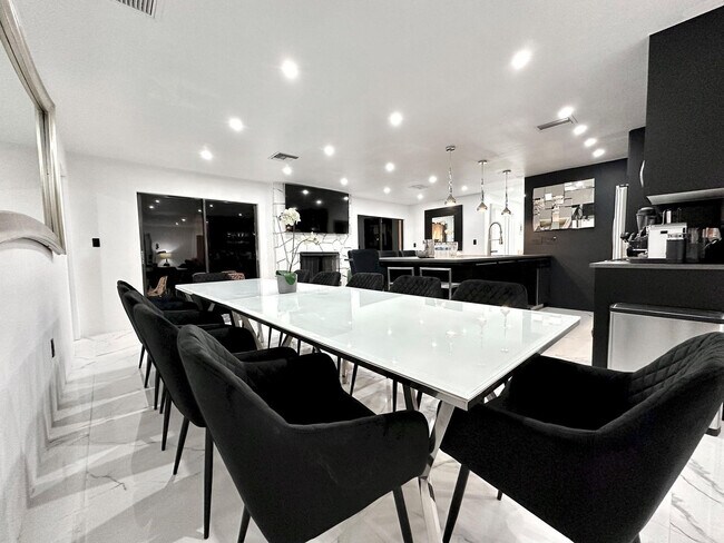 Foto del edificio - 5700 Saddlebrook Way