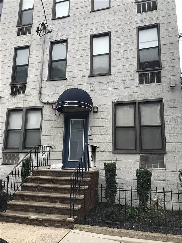 401 Monroe St Unit 2R, Hoboken, NJ 07030 Room for Rent in Hoboken, NJ