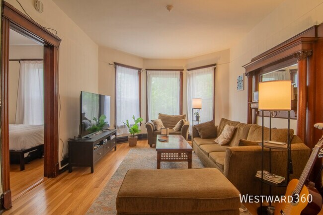 Foto del edificio - 3732 N Wayne-2