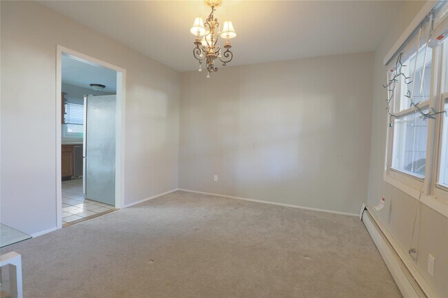 Building Photo - 18 Stratton Ln
