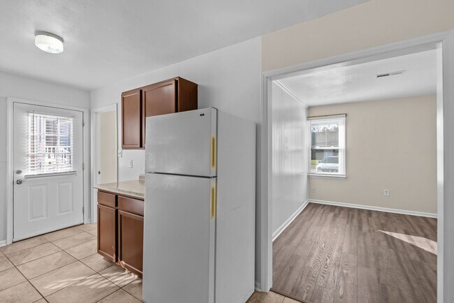 Building Photo - For Rent in Beautiful Chesapeake!