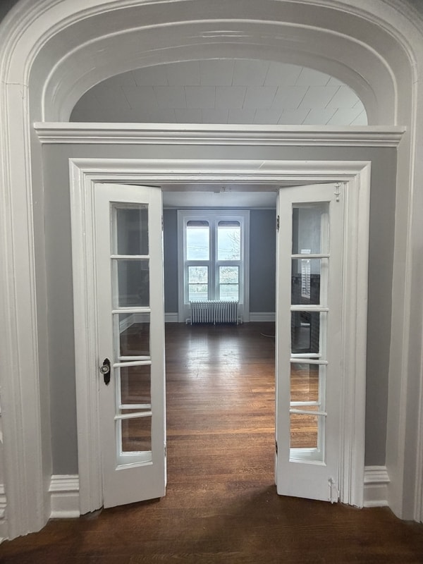 Building Photo - 240 Saratoga St