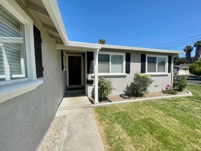 Building Photo - NEW Fully Renovated 4bed 2Bath Luxury Home !!