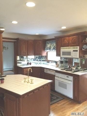 Building Photo - 3 Guinevere Ln