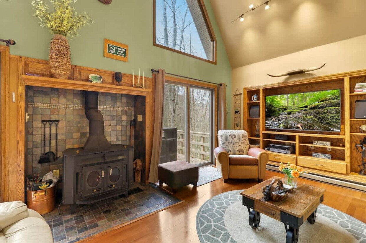 Foto principal - 364 Locust Ridge Rd