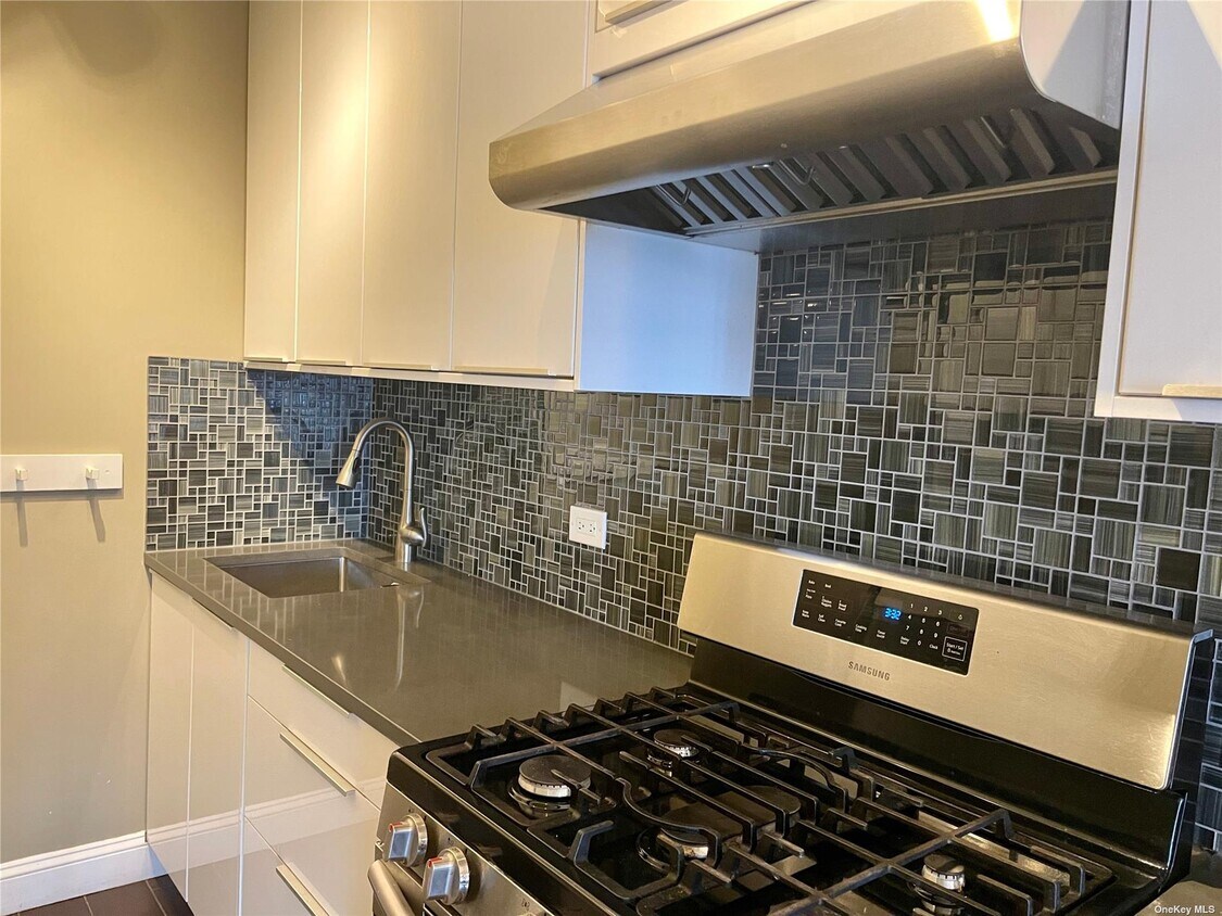 13835 Elder Ave Unit 20B, Flushing, NY 11358 Condo for Rent in