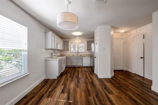 Foto del edificio - 2208 Melissa Oaks Ln