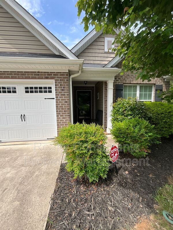 Building Photo - 6143 Trotting Pl