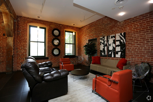 Interior Photo - The River Lofts at Tobacco Row