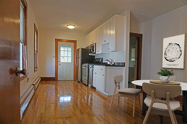 Primary Photo - 85 Brown St