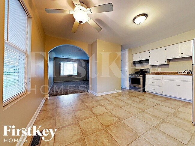 Building Photo - 21 Concord Ave