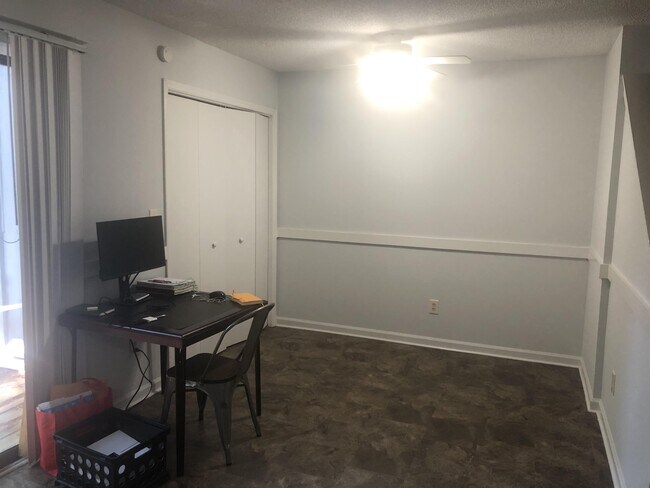 Building Photo - 4323 Hunters Club Dr