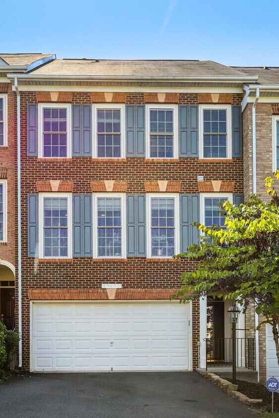 Primary Photo - 17470 Bayou Bend Circle