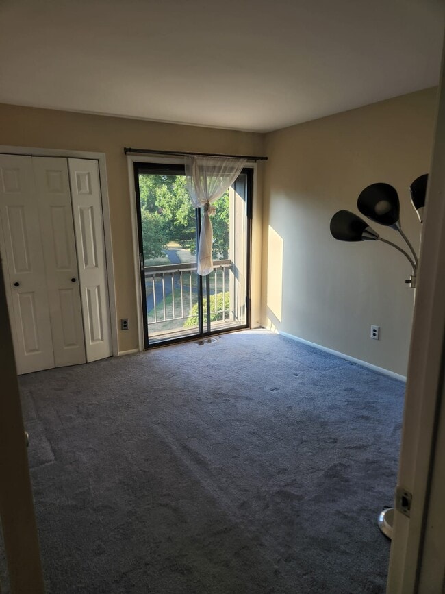 Building Photo - 295 Gemini Dr