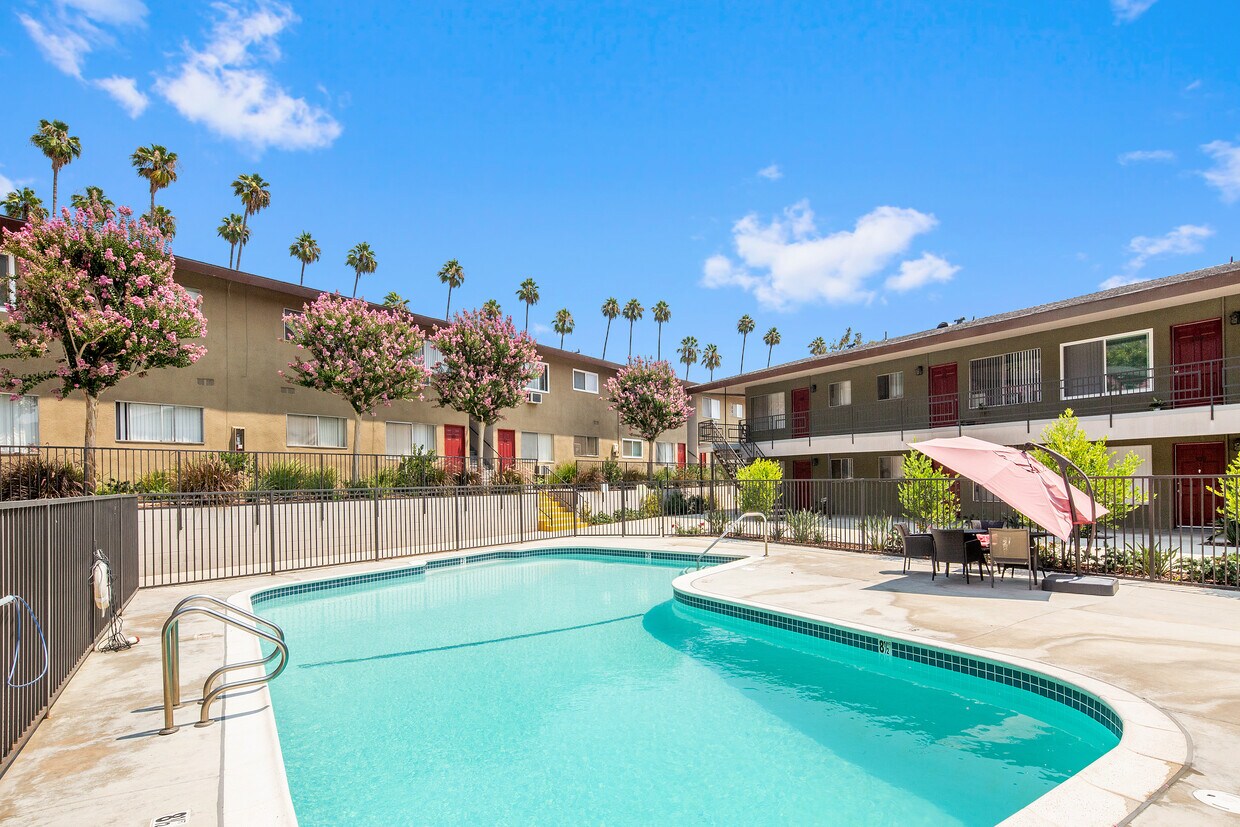 Riviera Apartments in Azusa, CA