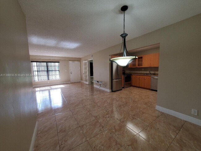 Building Photo - 12821 SW 43rd Dr
