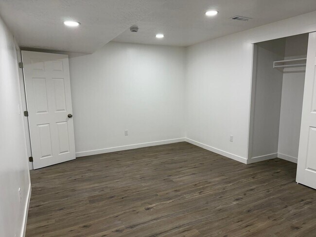 Foto del edificio - 2506 N Geranium Dr