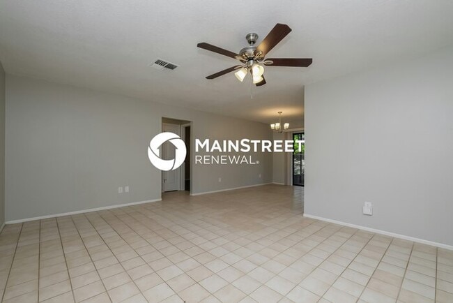 Building Photo - 3 Bedroom Pet-Friendly Home in Spring Hill, FL with Main Street Renewal