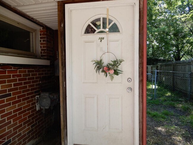 Building Photo - 720 Ashley Dr