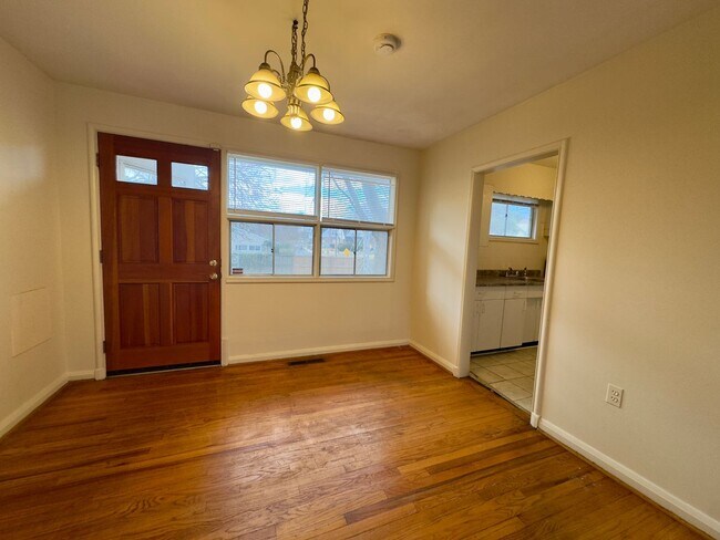 Foto del edificio - Charming 3 Bedroom/1 Bathroom Home with Large Backyard in Waltherson, MD!