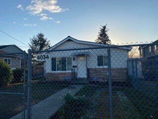 Primary Photo - 4034 S Puget Sound Ave