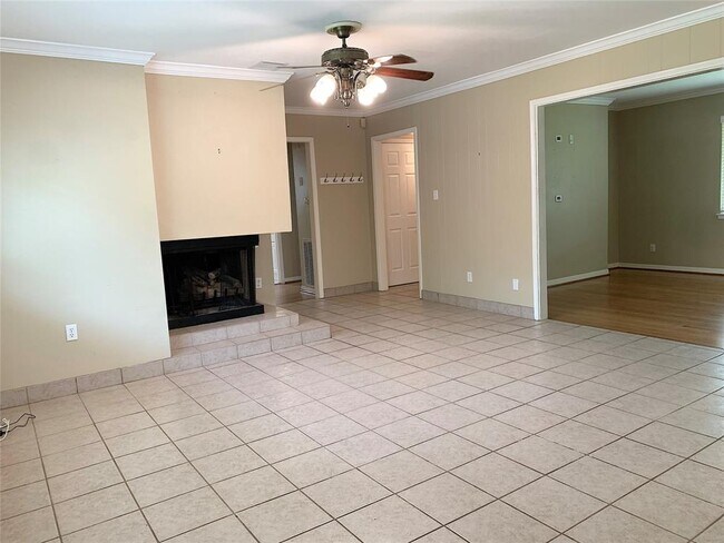 Foto del edificio - 4518 Kingfisher Dr